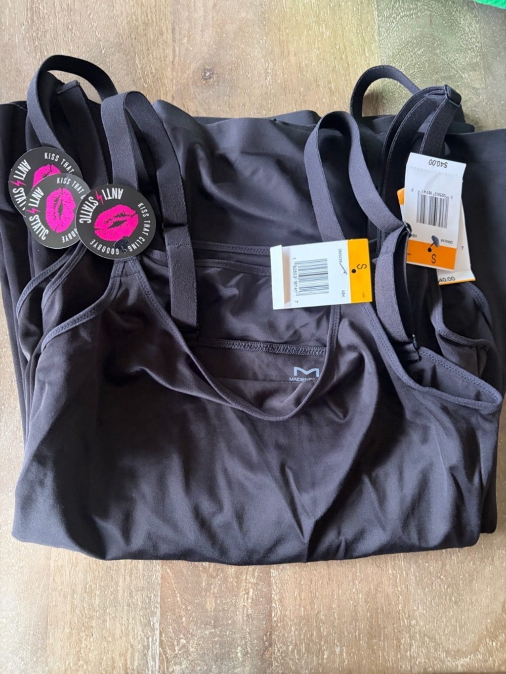Maidenform (3) Black Stretch Tank with Shelf Support NWT Size Small